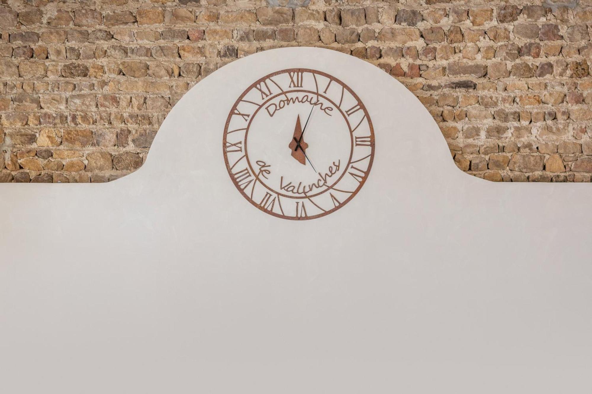 Domaine Et Chateau De Valinches Marols Εξωτερικό φωτογραφία